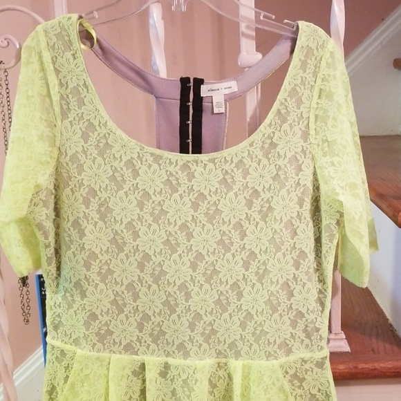 Dress - Picture 4 of 4